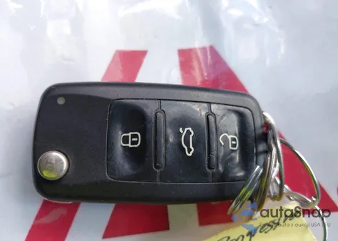 2014 Volkswagen Jetta 1.8T Sel z USA, uszkodzony, nr VIN 3VWL07AJ7EM291823